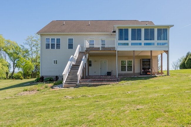 Building Photo - 1701 Stratford View Dr