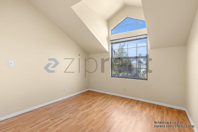Building Photo - 399 G St