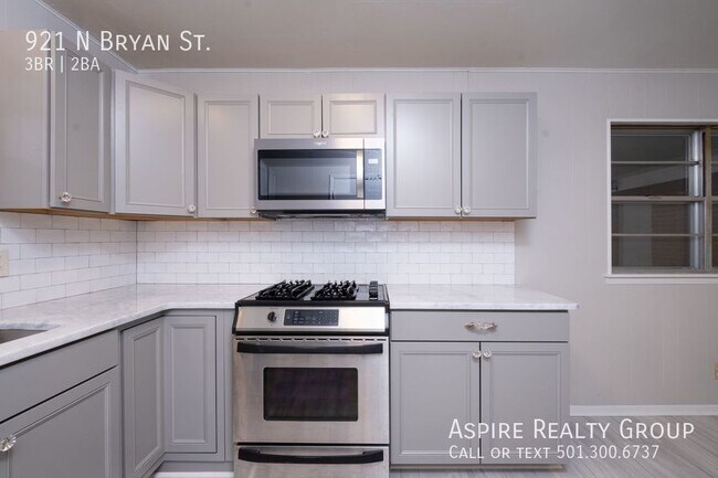 Building Photo - Updated 3 bedroom Home in Midtown