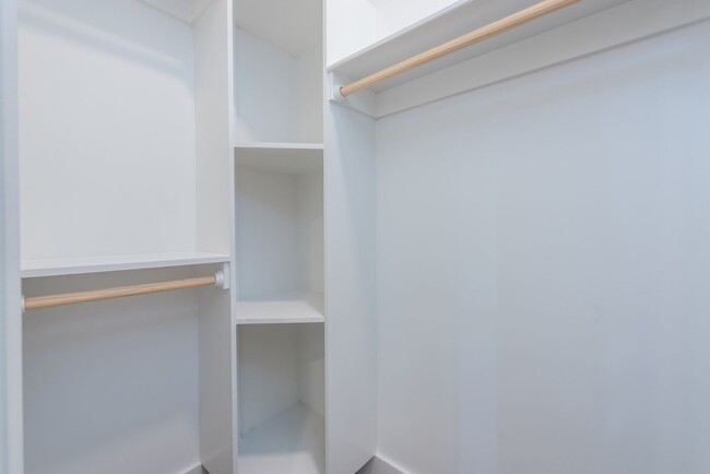 Building Photo - Downtown Asheville Apartment!