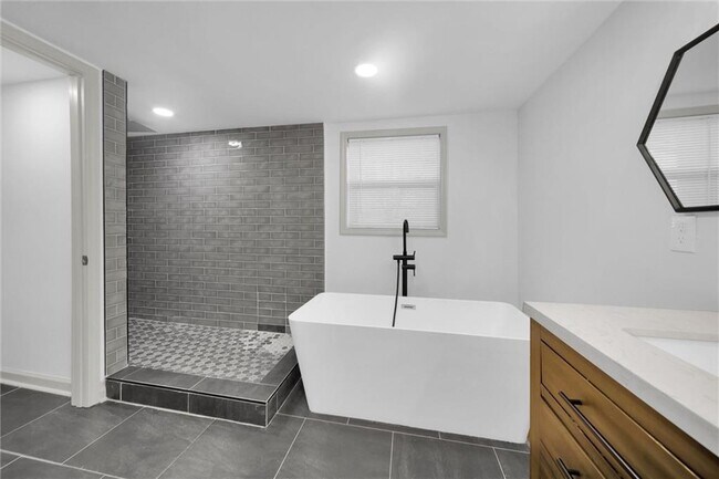 Building Photo - 3119 Piper Dr