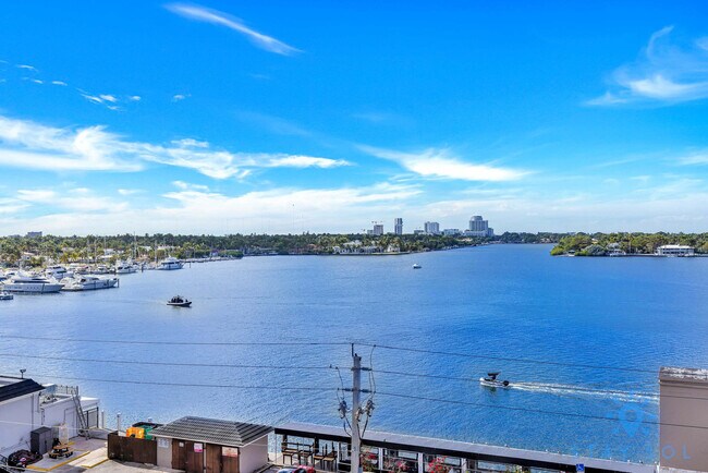 Building Photo - 777 N Ocean Dr