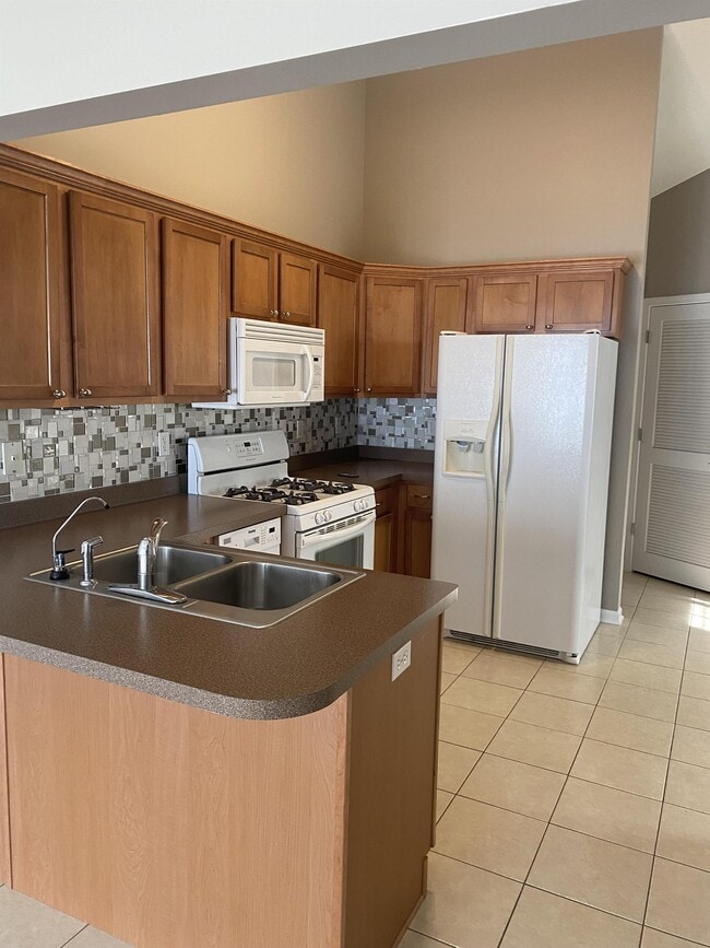 Building Photo - 14630 Euclid St