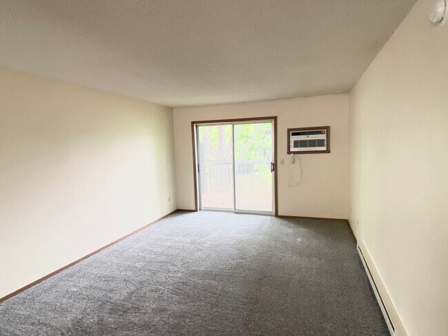 Building Photo - 3 bedroom, 2 bath Townhome located in South Fargo!