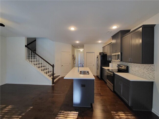 Building Photo - 5163 Madeline Pl