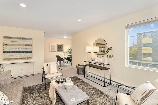 Building Photo - 2bd/1ba Seattle Condo
