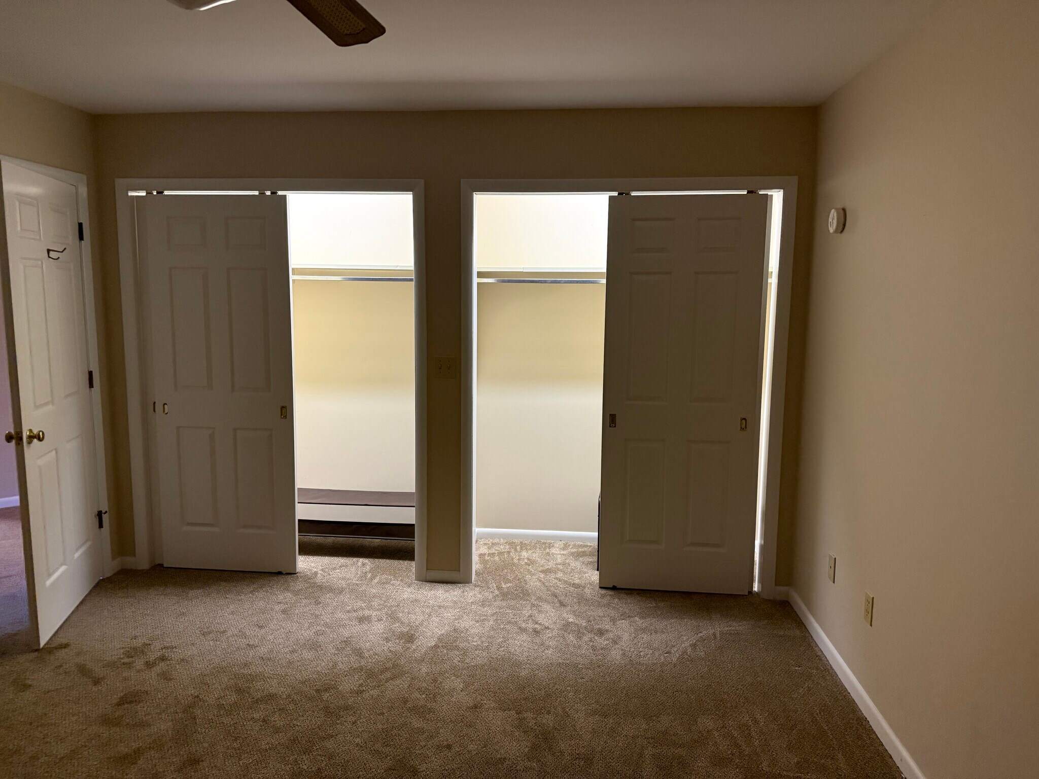 Bedroom - 23 Ontario St