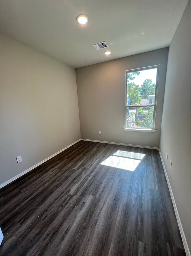 Building Photo - 11606 Vistawood St