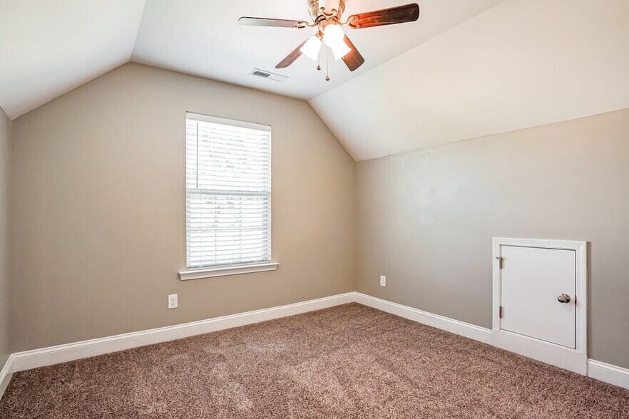 Building Photo - 168 Outwater Ridge Dr