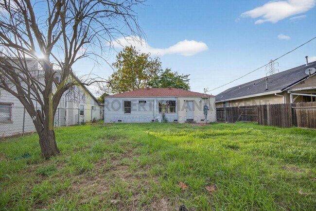 Building Photo - Charming 3-Bedroom Home for Rent – Comfortable Living in a Great Location!