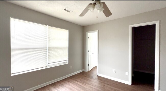 Building Photo - 8570 Oakley Cir