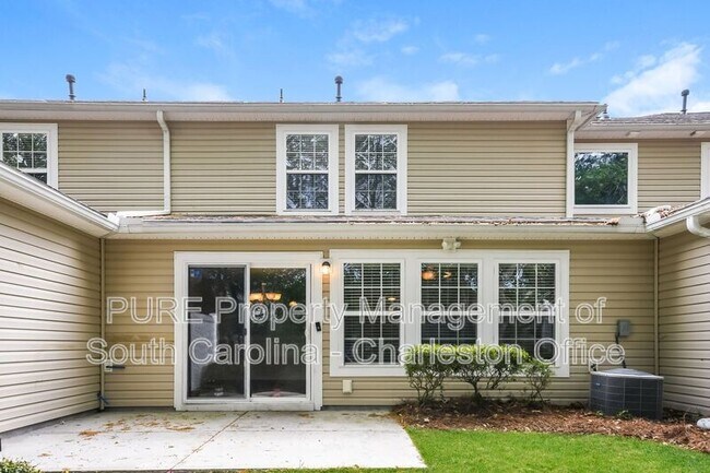 Building Photo - 5150 Trump St
