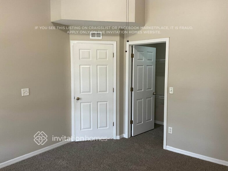 Building Photo - 713 Cristelle Jean Dr