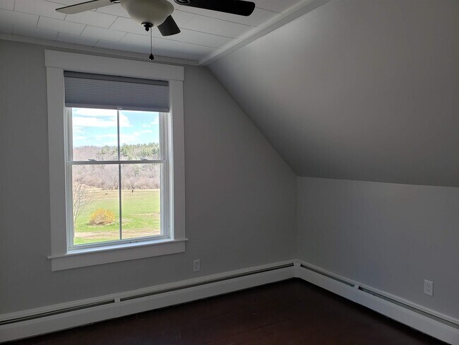 Building Photo - 230-232 Spruce Ln Ext