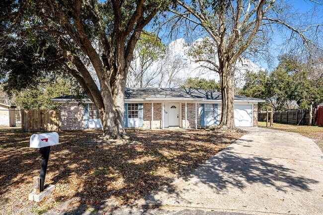 Building Photo - Charming 3-Bed, 2-Bath Home in Pascagoula – Great Location!