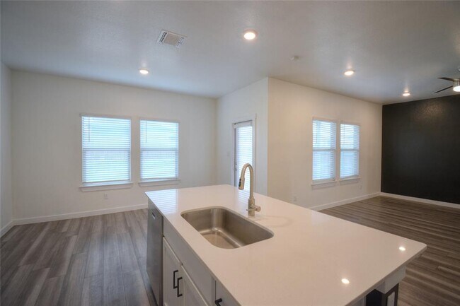 Building Photo - 1137 Tipton St