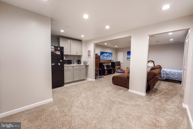 Building Photo - 6116 Kendra Way