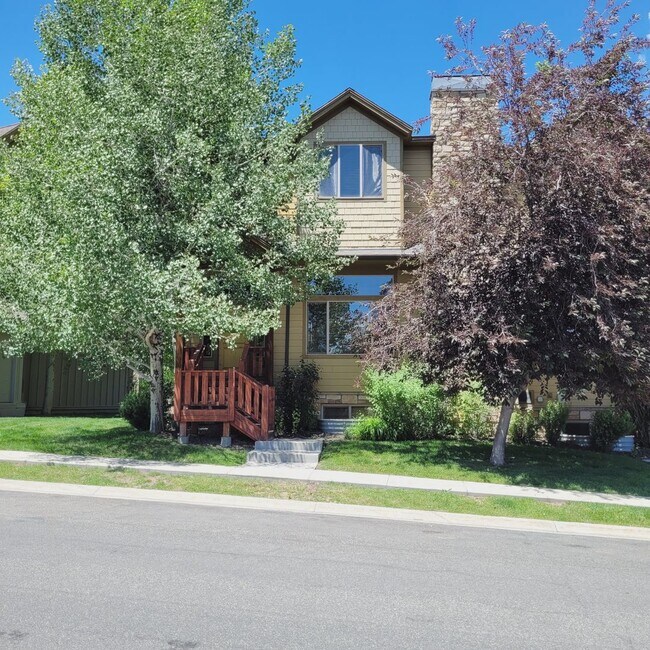 Building Photo - Furnished Bear Hollow Townhome