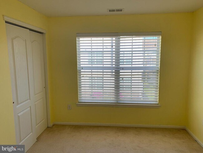 Building Photo - 110 Lionheart Ln