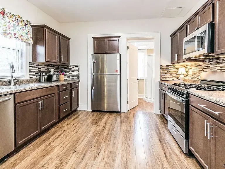 Shared Kitchen - 1100 Euclid Ave