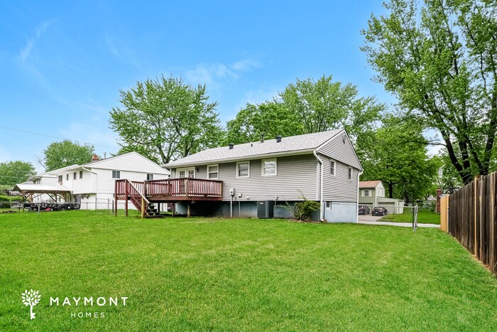 Building Photo - 833 N Ponca Dr