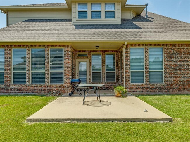 Building Photo - 2500 Cordgrass Ln