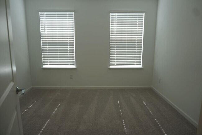 Building Photo - Brand New 3 Bedroom 2.5 Bathroom Townhome. No Additional fees