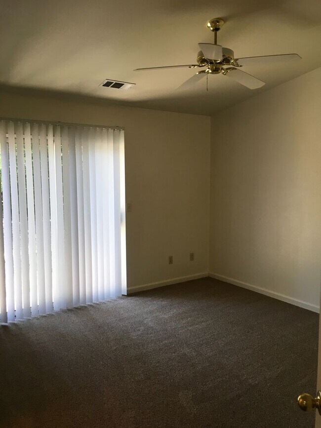 Building Photo - Quail Ridge Subdivision Home