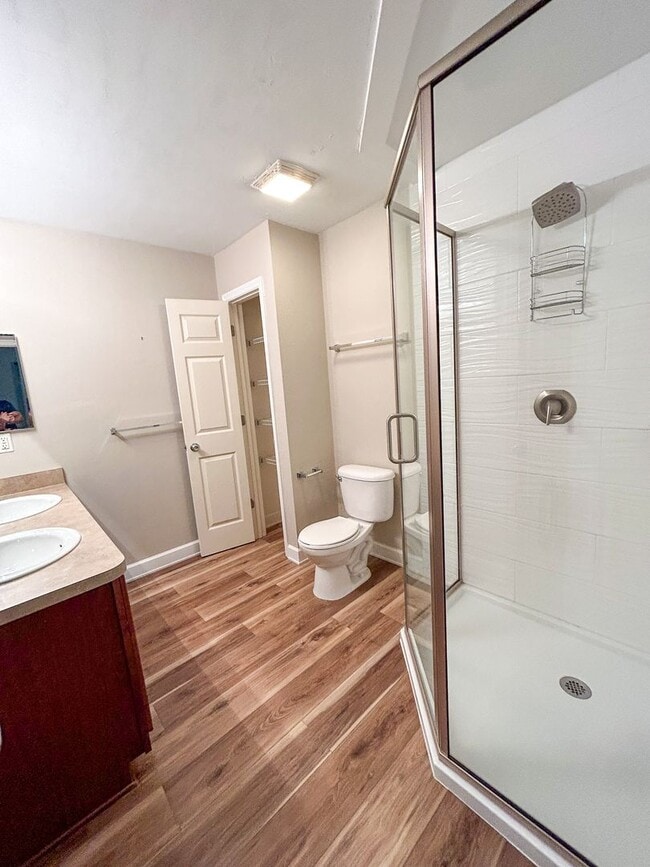 Building Photo - Woods Edge South #130