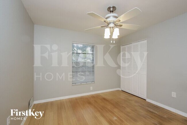 Building Photo - 6710 22nd Ave W