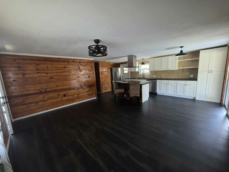 Building Photo - 2268 S Hull Terrace