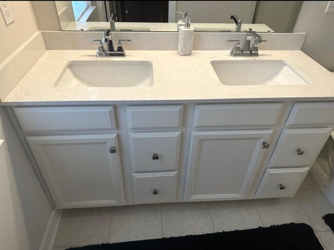 Building Photo - 6 Kohlmyer Dr