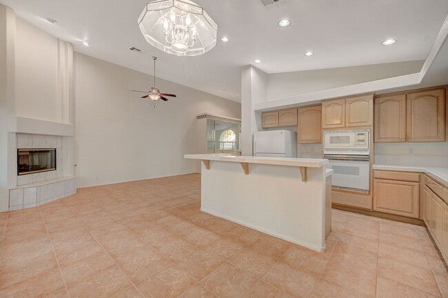 Building Photo - Great Calico Ridge Home