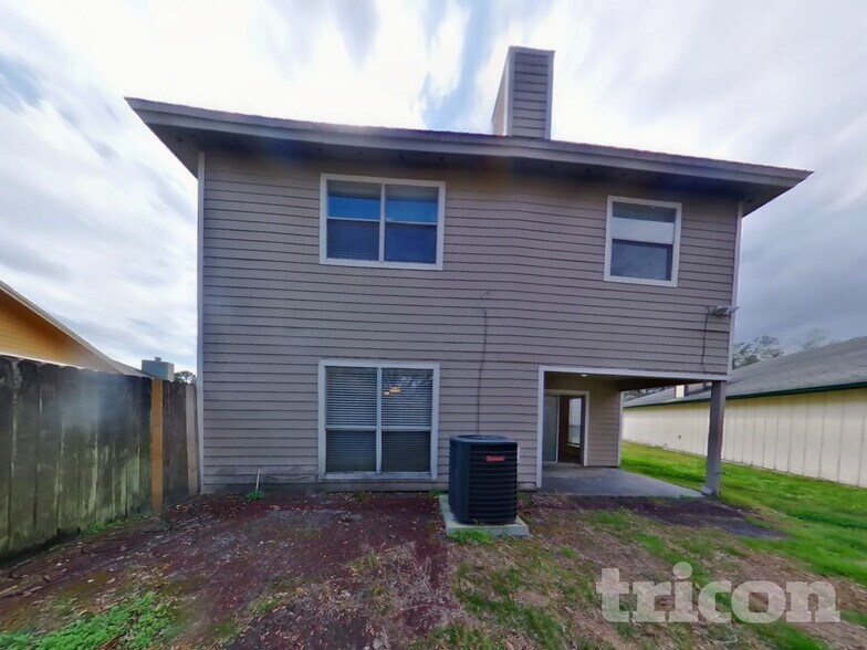 Building Photo - 6747 Long Meadow Cir S