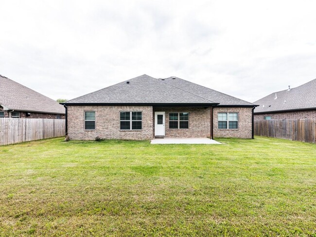Building Photo - 911 Bob Glen Cir