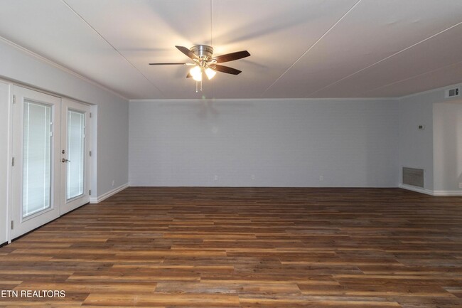 Building Photo - 454 Berlin Dr