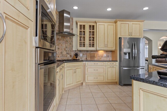 Building Photo - Welcome to your dream home in Norfolk, Virginia!