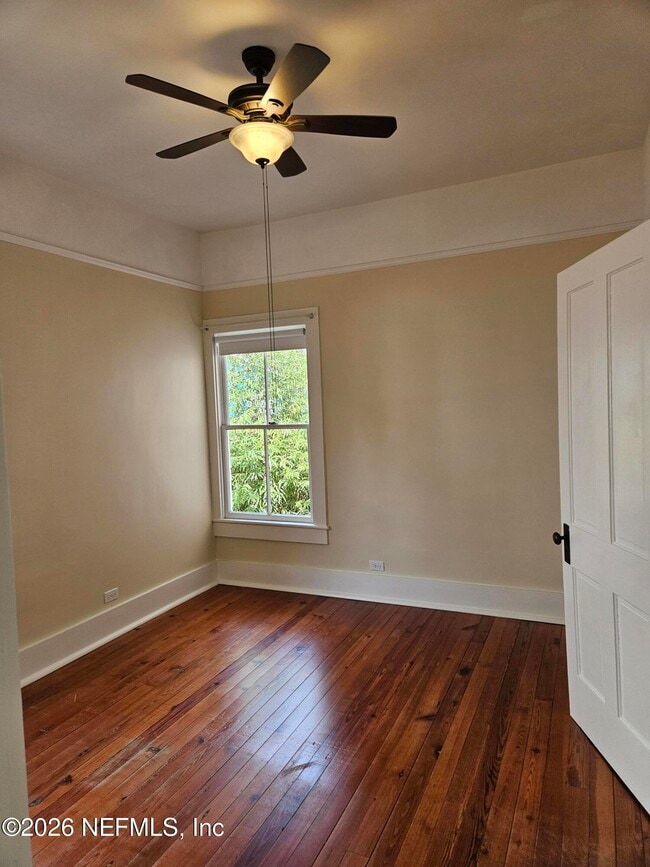 Building Photo - 816 Oak St