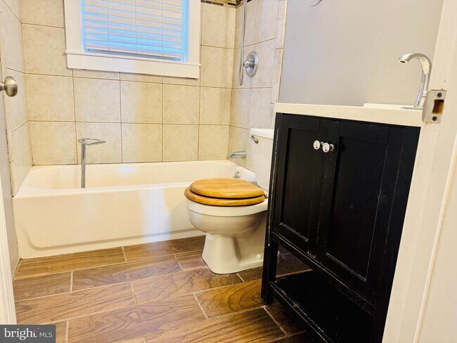 Building Photo - 2111 Vailthorn Rd