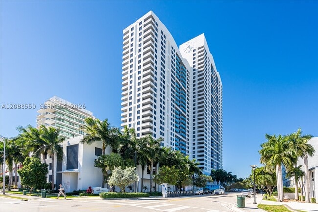 Building Photo - 1330 West Dr