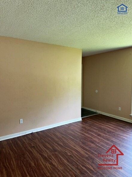 Building Photo - 4705 Metro Park Ln