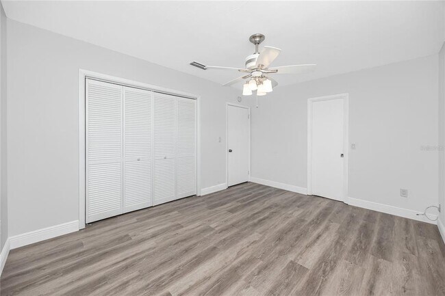 Building Photo - 3747 Shady Bluff Dr