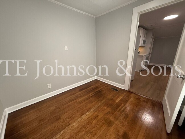 Building Photo - Charming Three Bedroom Home in Winston Sal...
