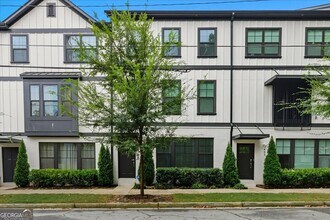 Building Photo - 2030 Main St NW