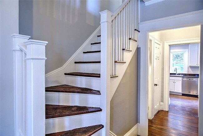 Building Photo - 118 Everett Ave