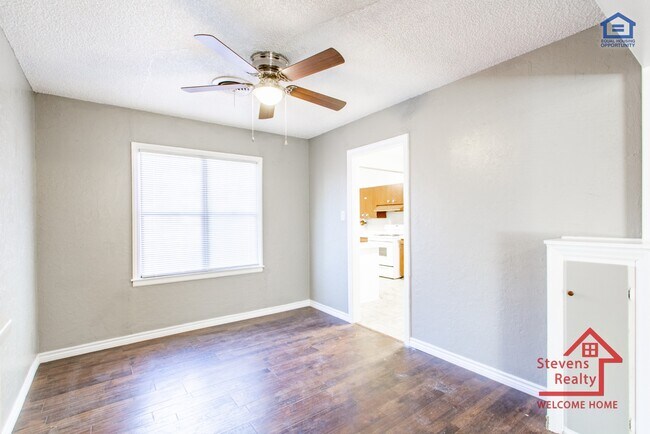 Building Photo - 2524 Prentice NW