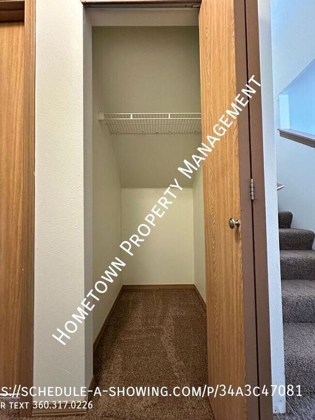 Building Photo - 6763 Steamer Dr SE