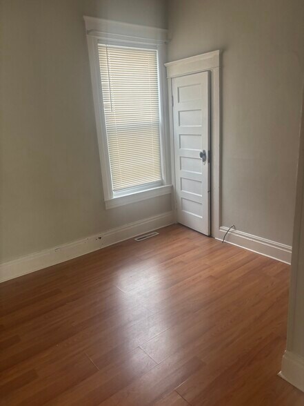 Building Photo - 20 Green St