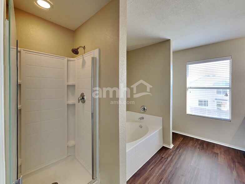Building Photo - 9829 Sparrow Hawk Ln