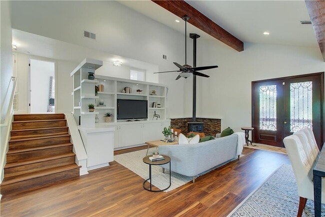 Building Photo - 9305 Granada Hills Dr
